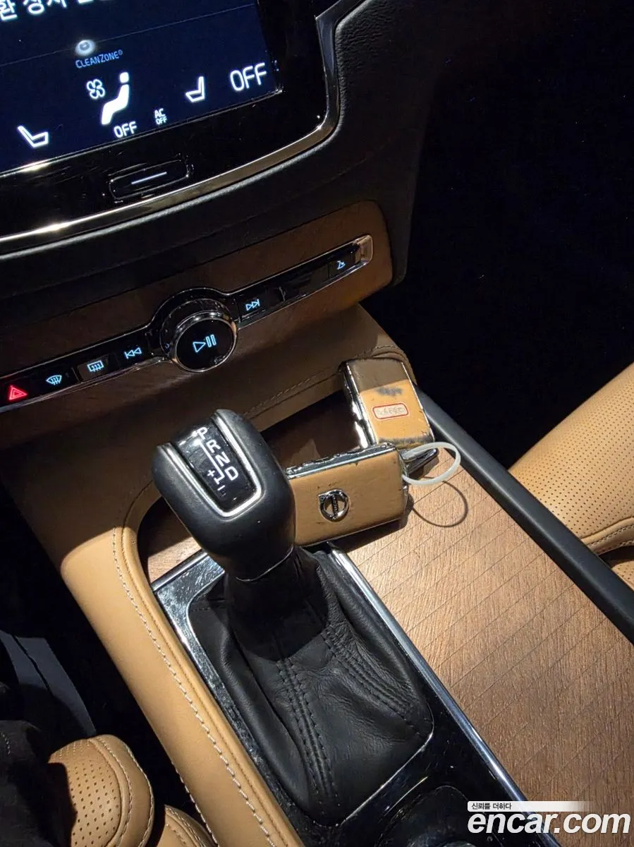 Volvo XC90 2020 — 9