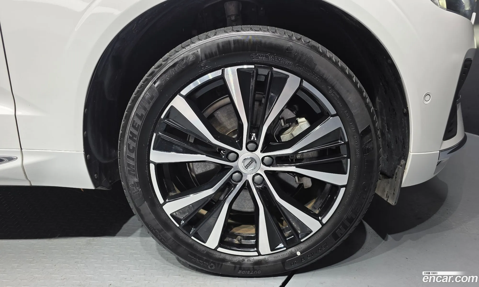 Volvo XC60 2023 LYVUZ0624RB787048 — 17