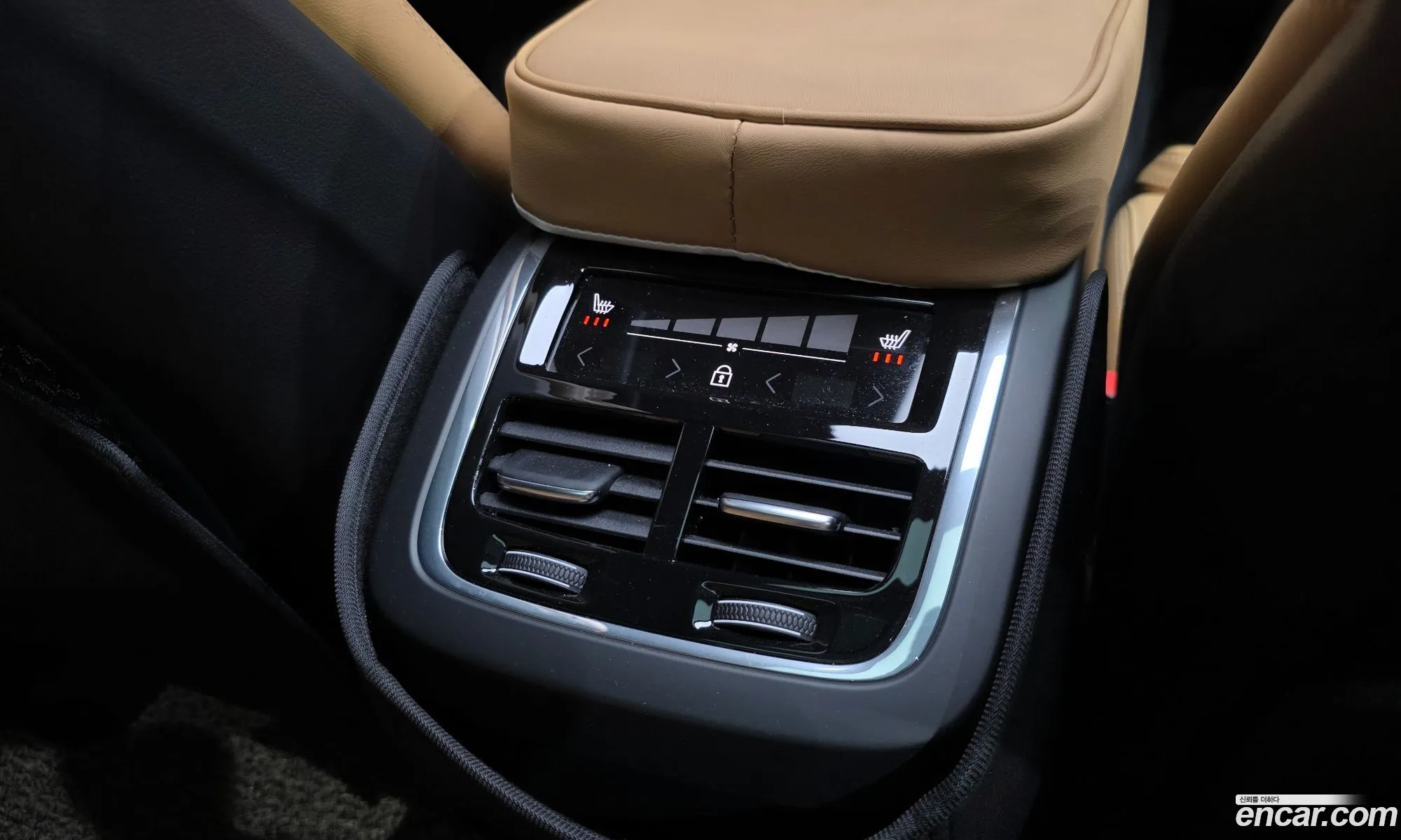 Volvo XC60 2023 LYVUZ0624RB787048 — 2