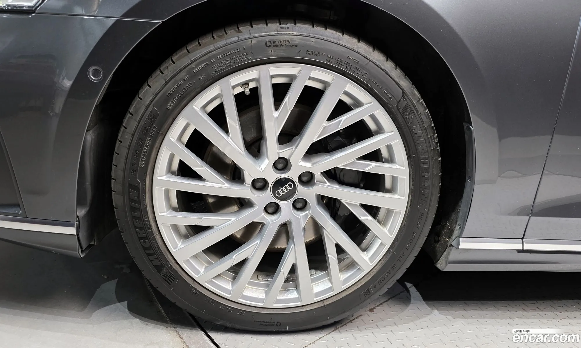 Audi A8 2021 WAUZZZF86MN012142 — 18