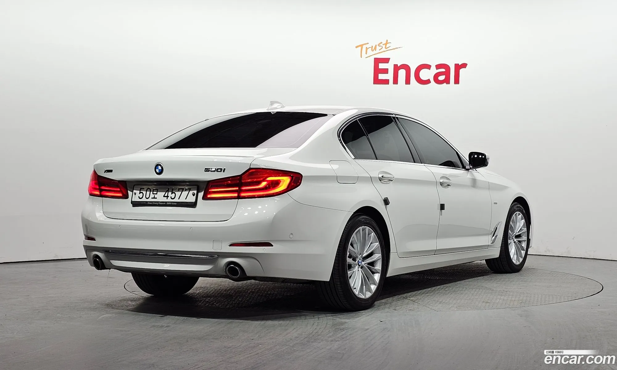 BMW 5 Series 2018 — 12