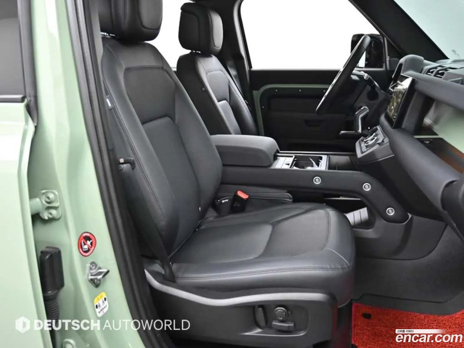 Land Rover Defender 2023 — 11
