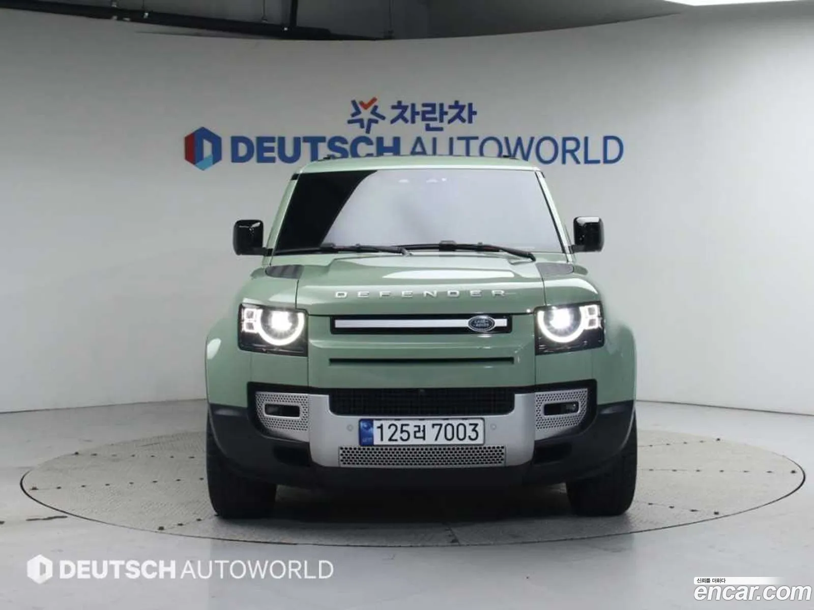 Land Rover Defender 2023 — 12