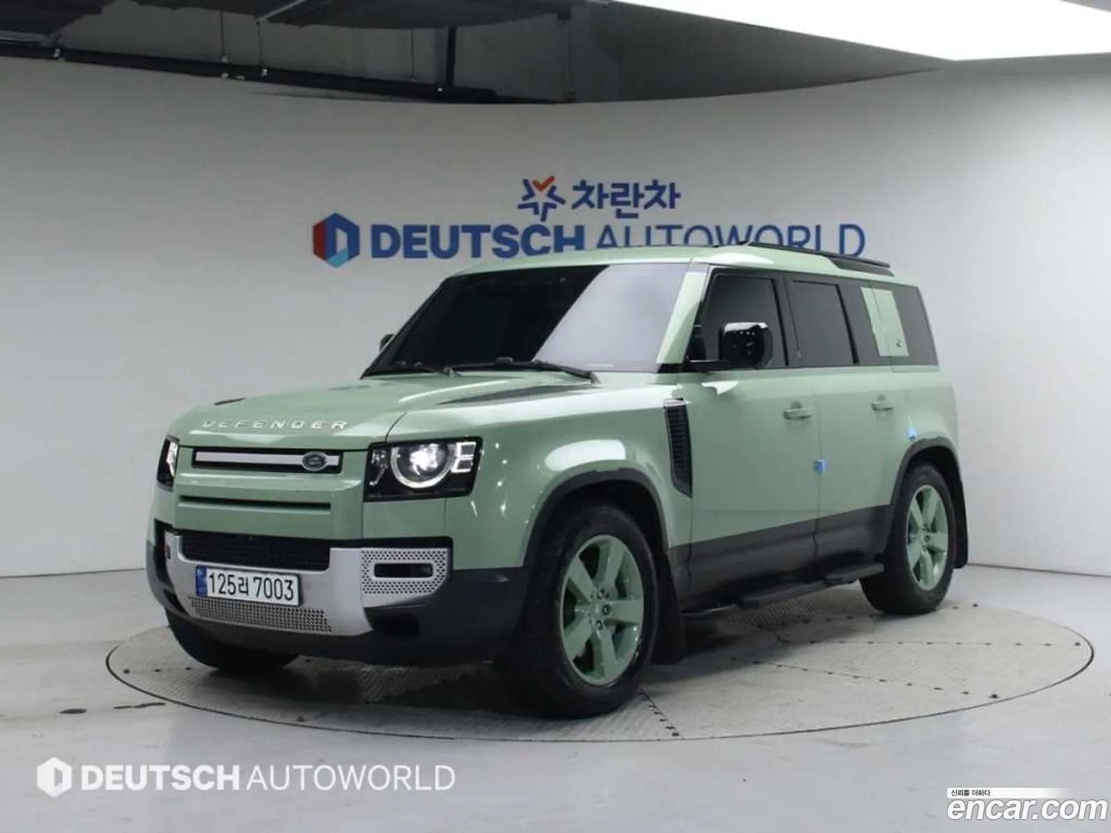 Land Rover Defender 2023 — 17