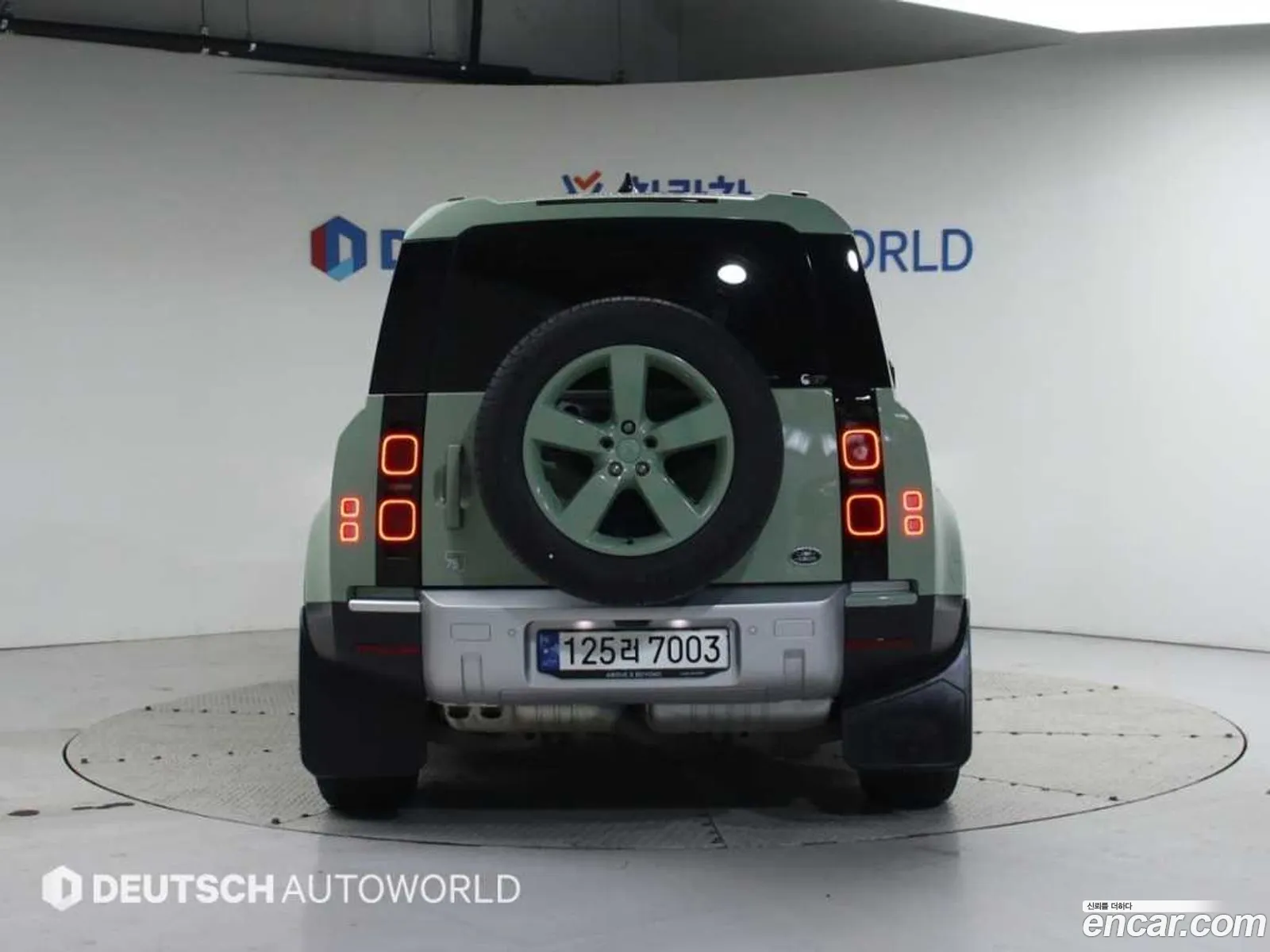 Land Rover Defender 2023 — 19