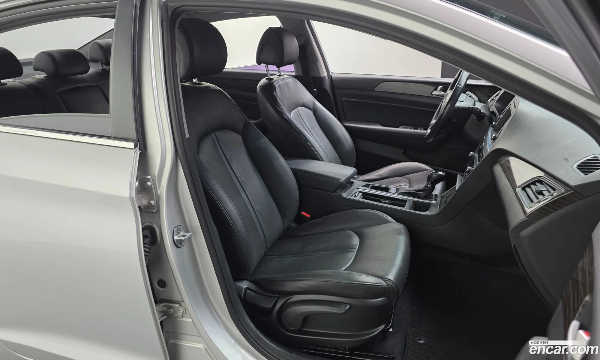 Hyundai LF Sonata 2014 — 17