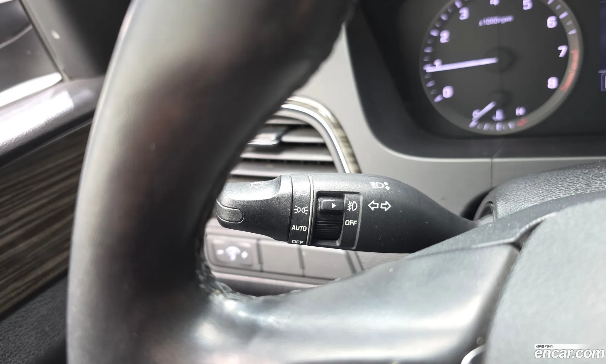 Hyundai LF Sonata 2014 — 12