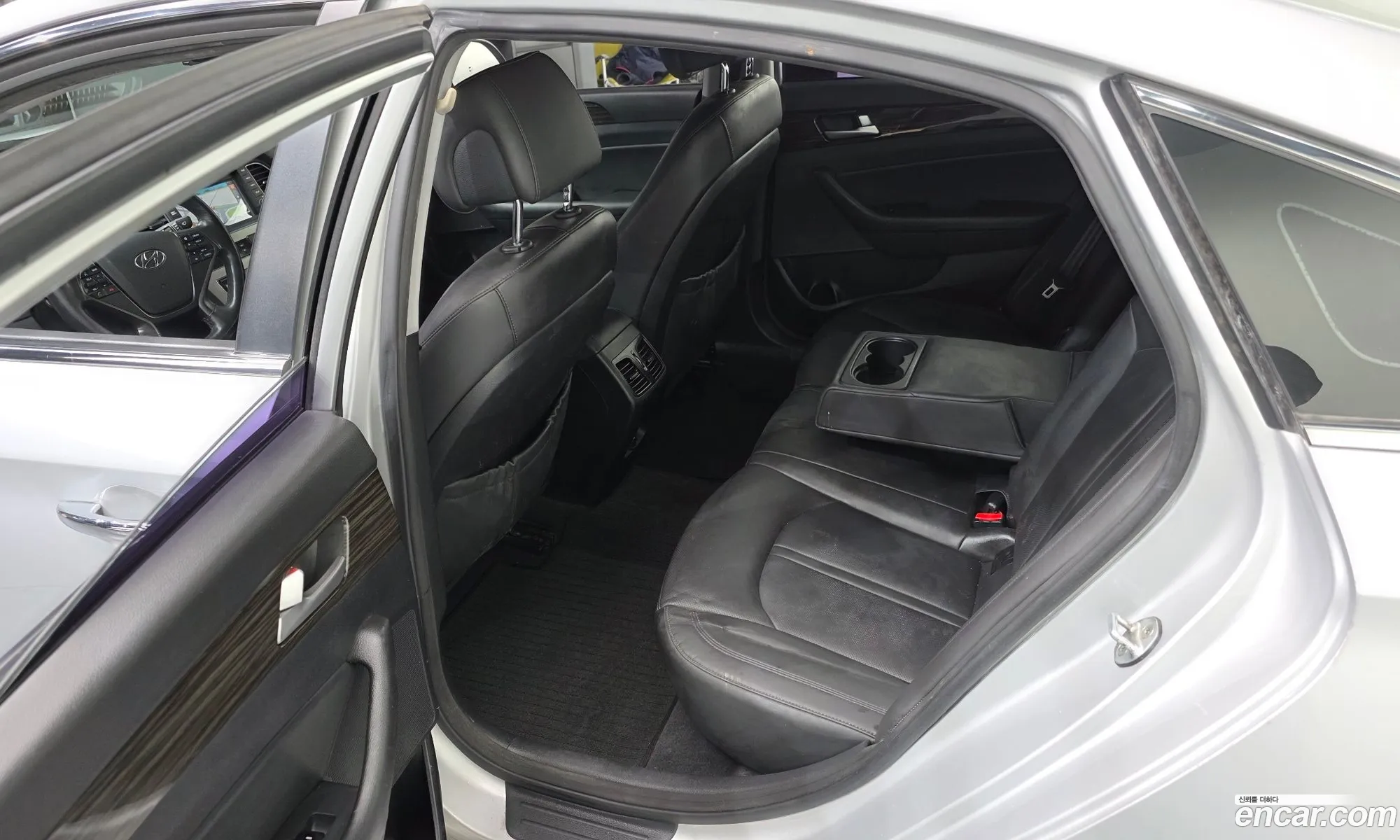 Hyundai LF Sonata 2014 — 11