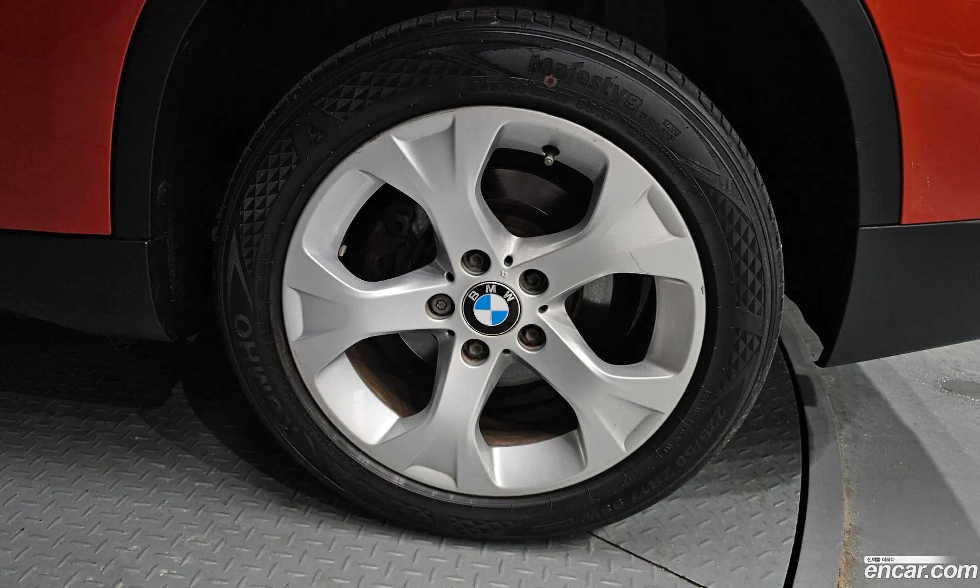 BMW X1 2013 WBAVP7102DVW29032 — 5