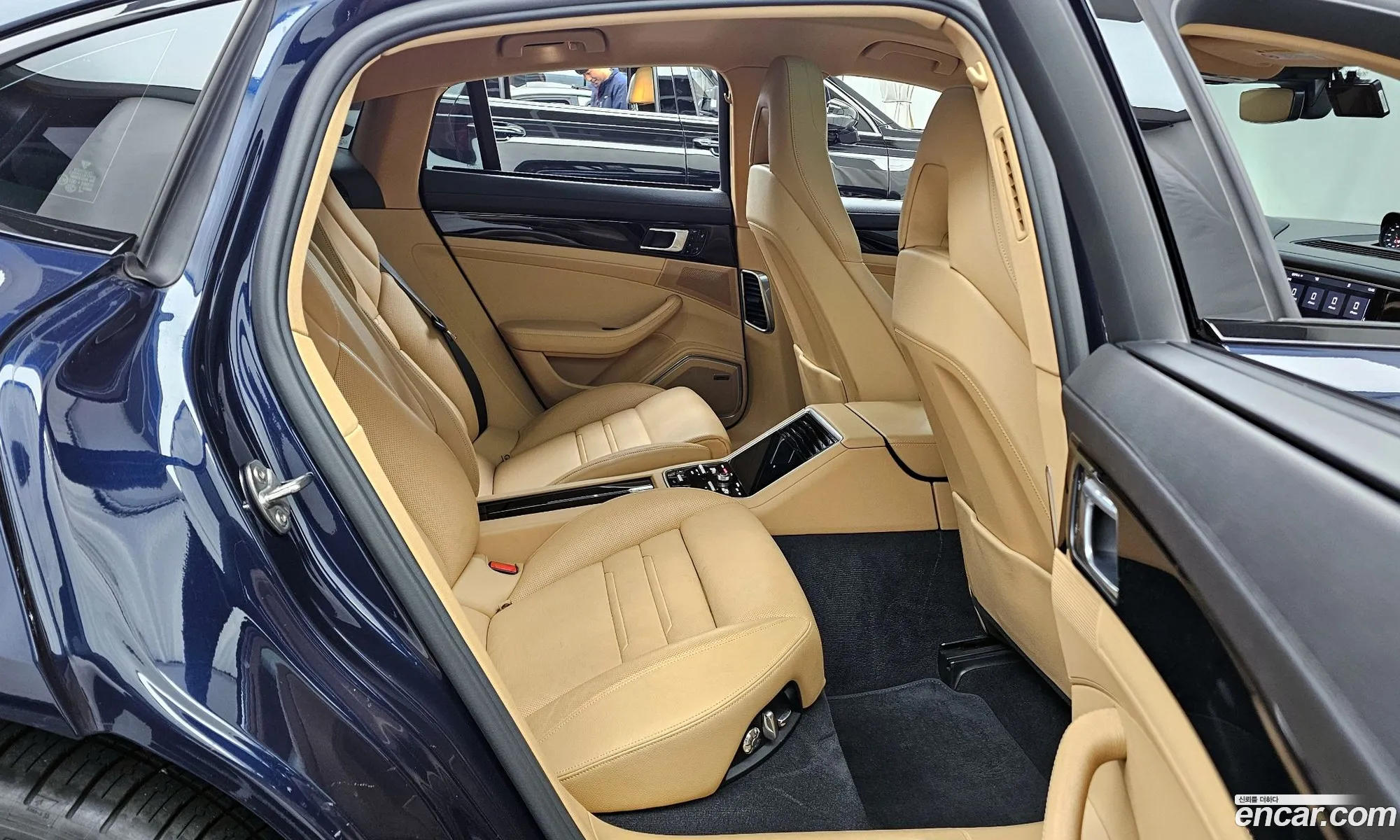 Porsche Panamera 2018 — 14