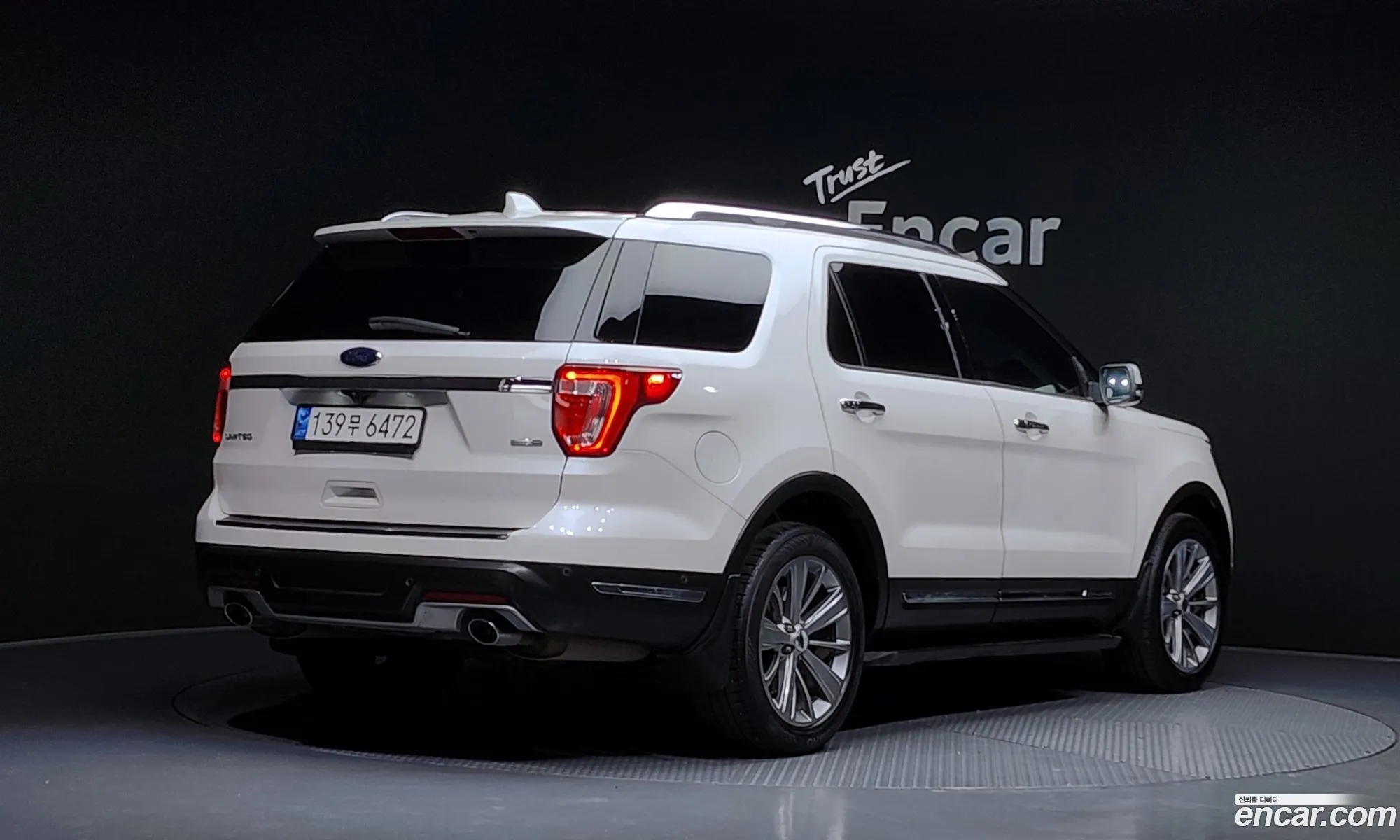 Ford Explorer 2018 1FM5K8FH5JGB23941 — 2