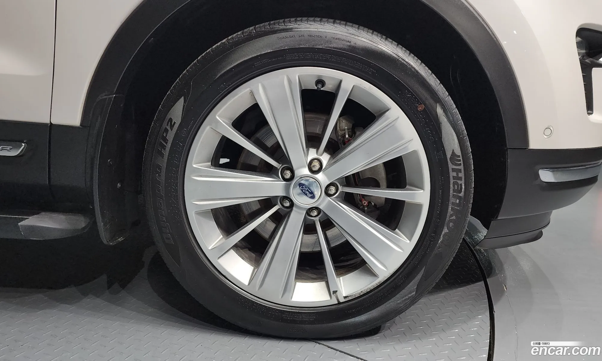 Ford Explorer 2018 1FM5K8FH5JGB23941 — 9
