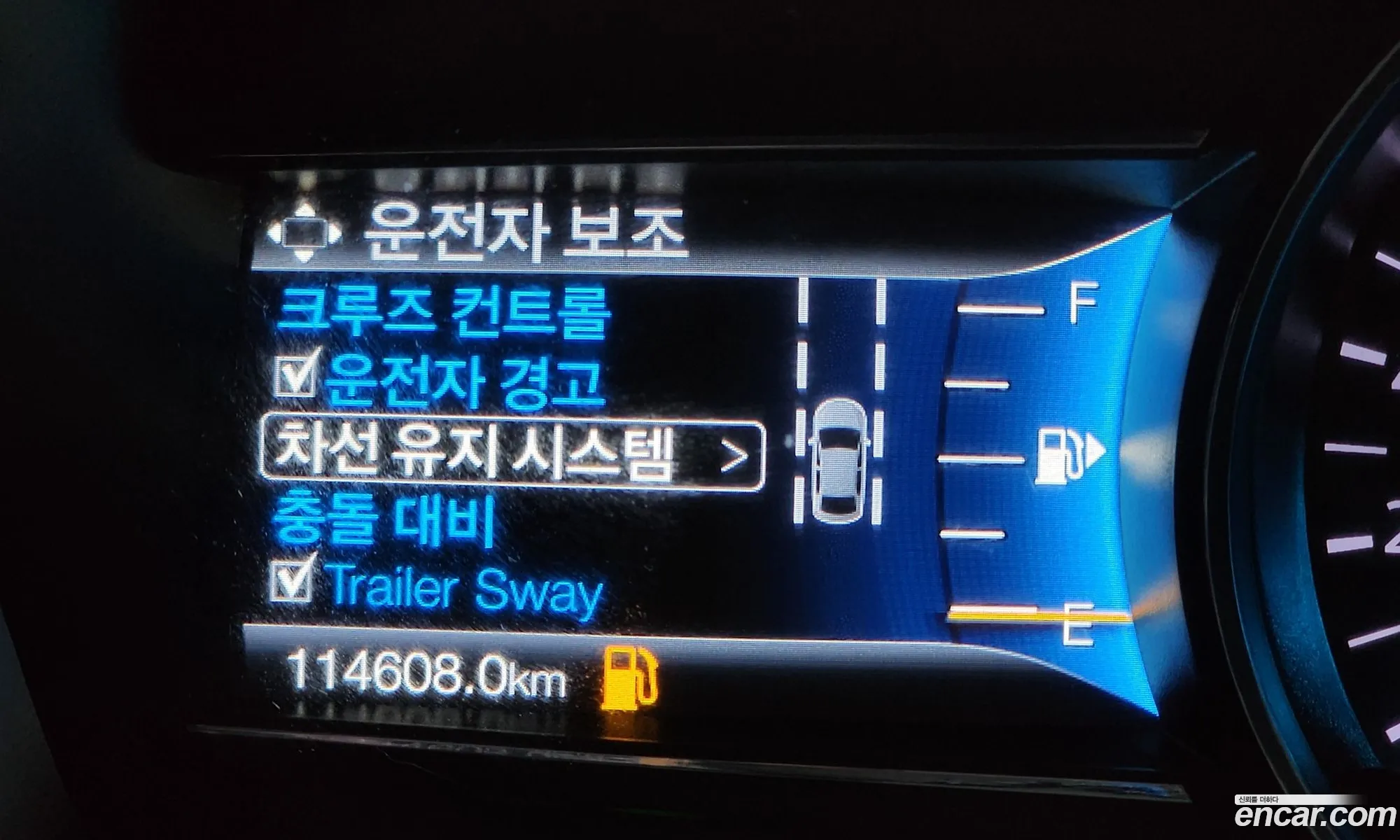 Ford Explorer 2018 1FM5K8FH5JGB23941 — 8