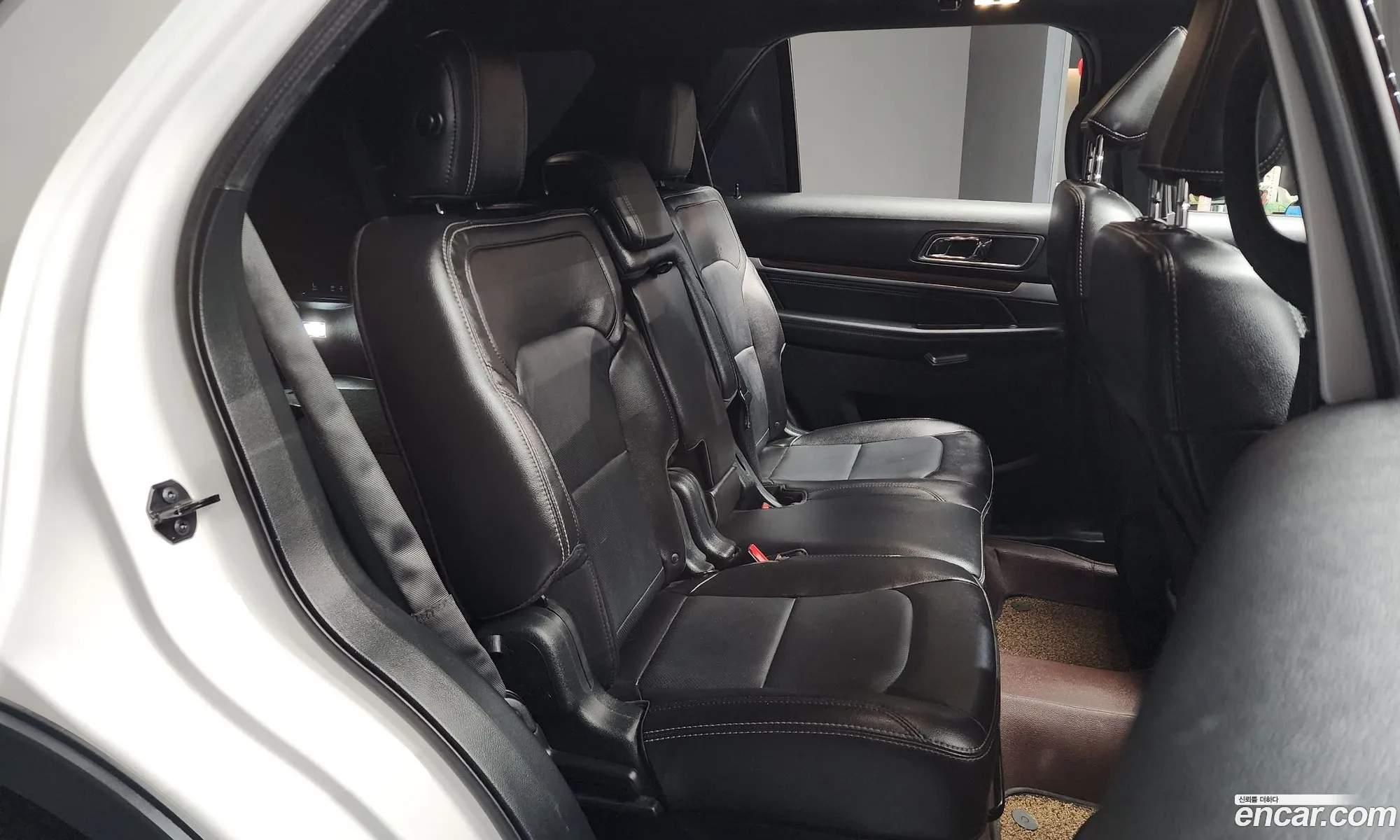 Ford Explorer 2018 1FM5K8FH5JGB23941 — 13