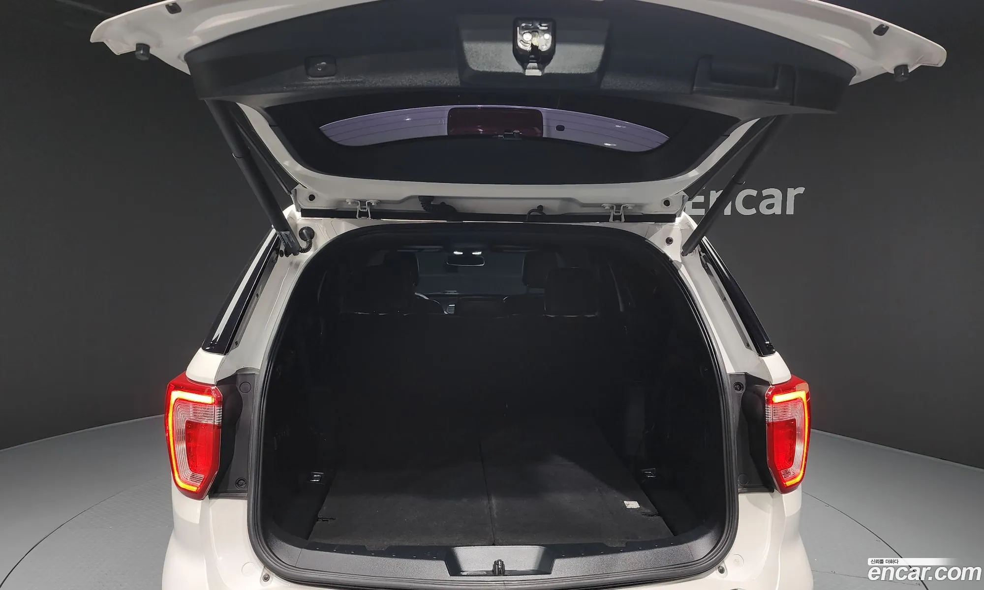 Ford Explorer 2018 1FM5K8FH5JGB23941 — 11