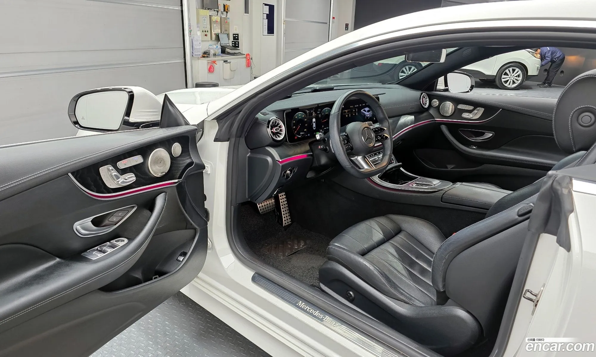 Mercedes-Benz E-Class W213 2022 — 19