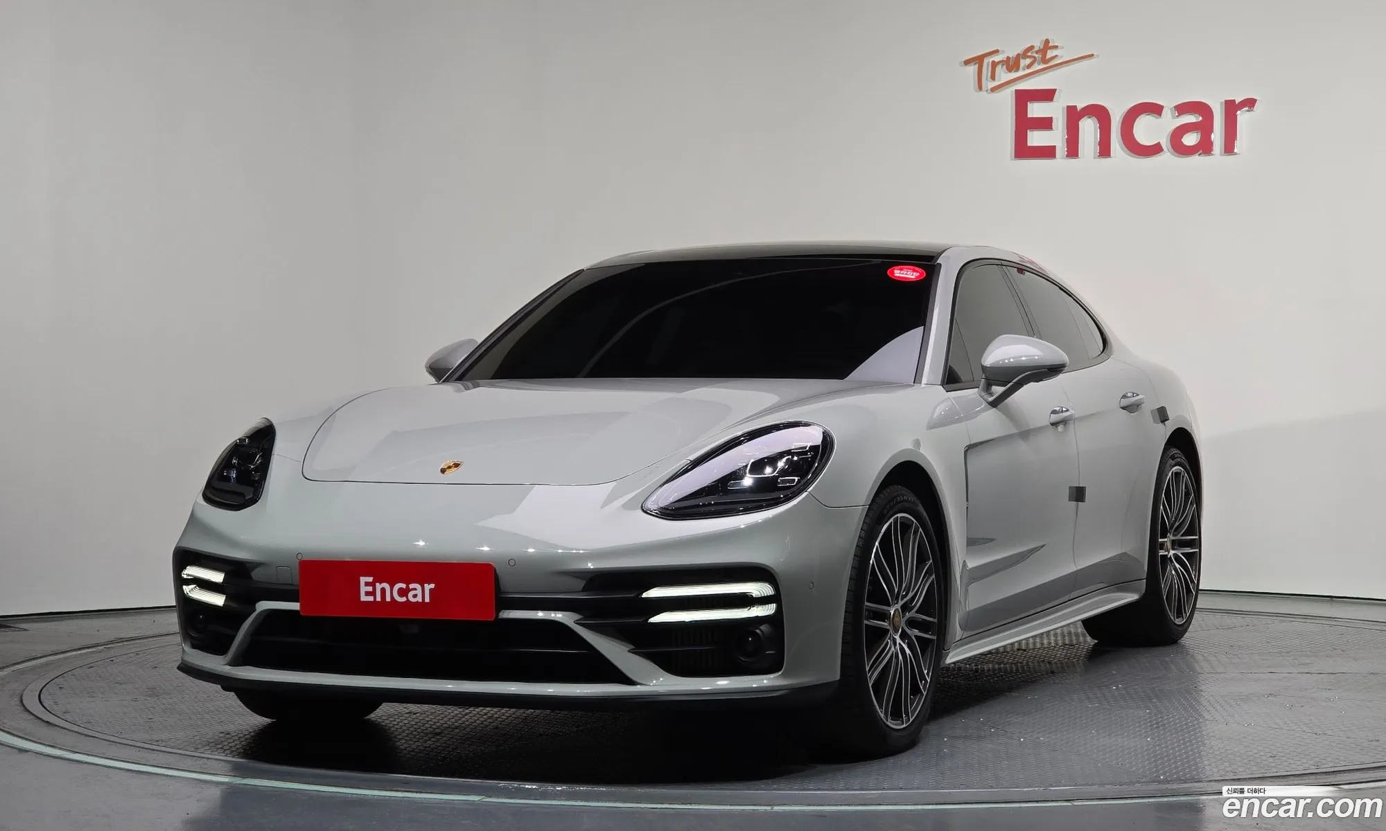 Porsche Panamera 2023 — 19