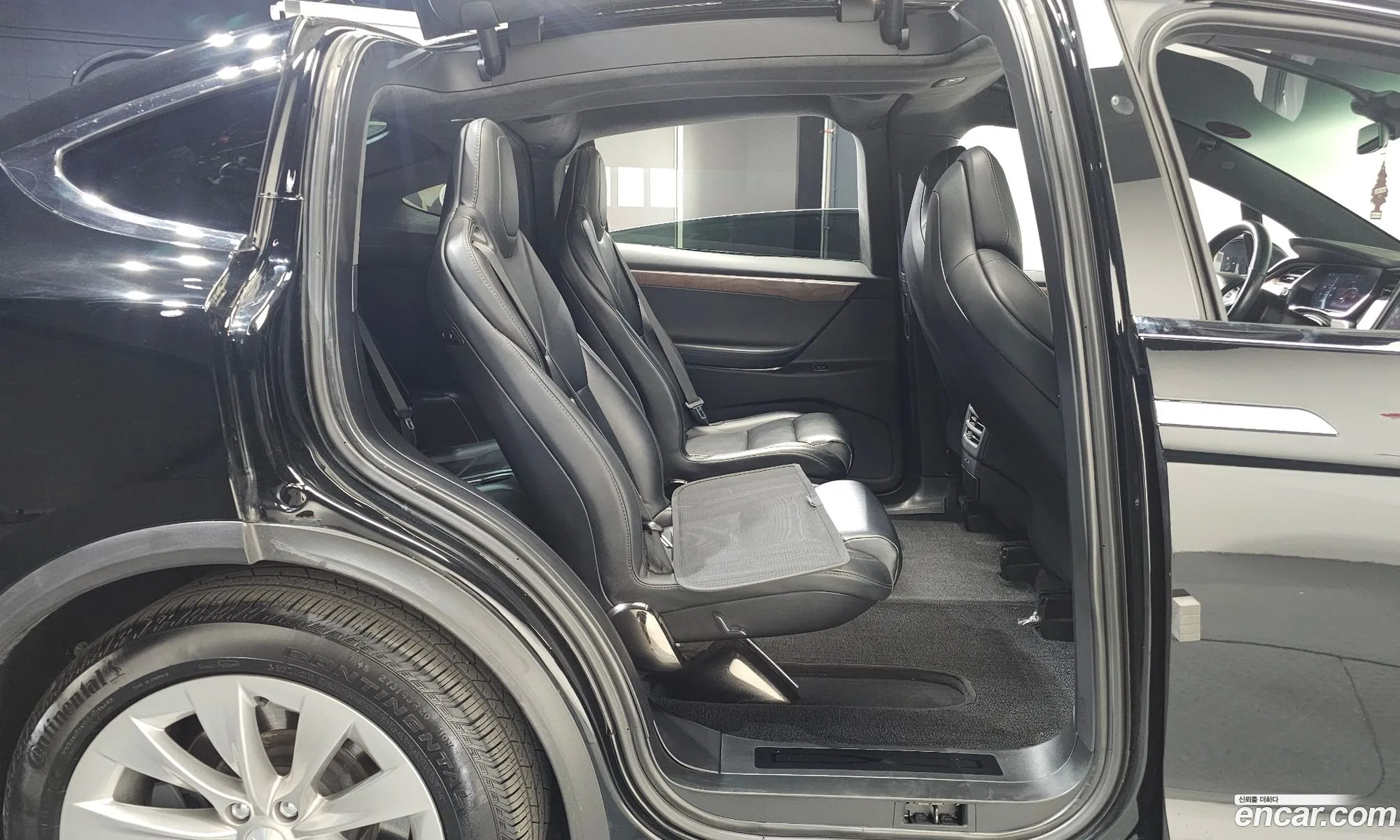 Tesla Model X 2018 5YJXCBE27JF131506 — 5