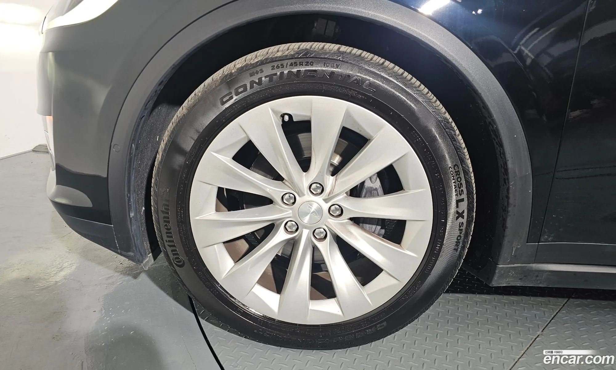 Tesla Model X 2018 5YJXCBE27JF131506 — 11