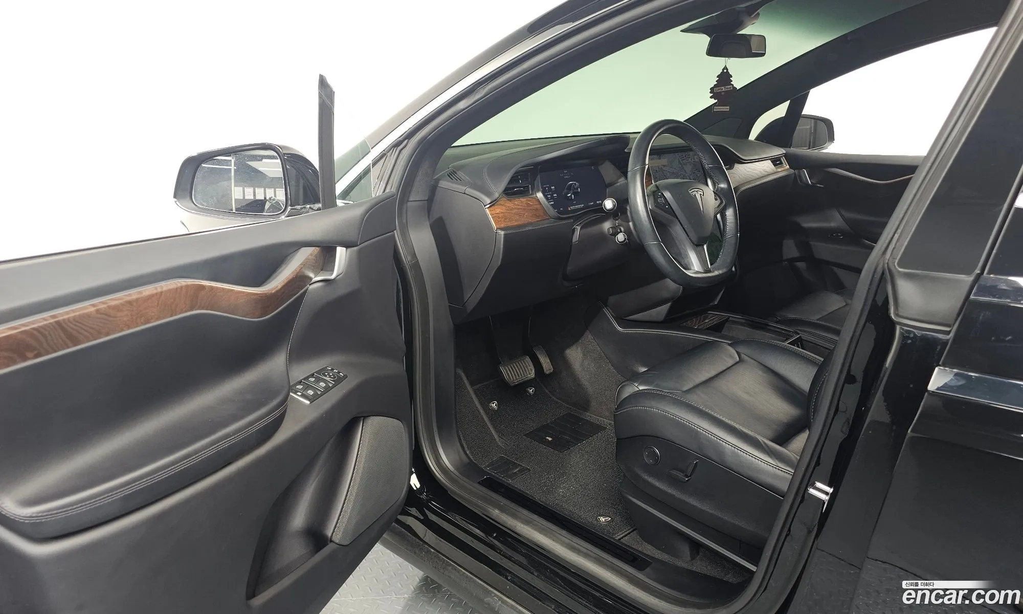 Tesla Model X 2018 5YJXCBE27JF131506 — 19