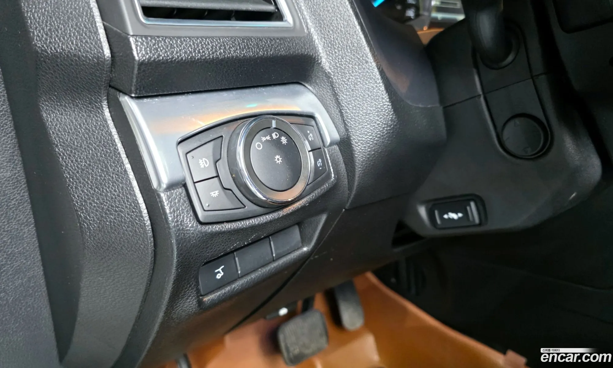 Ford Explorer 2016 1FM5K8FH7GGB38224 — 18