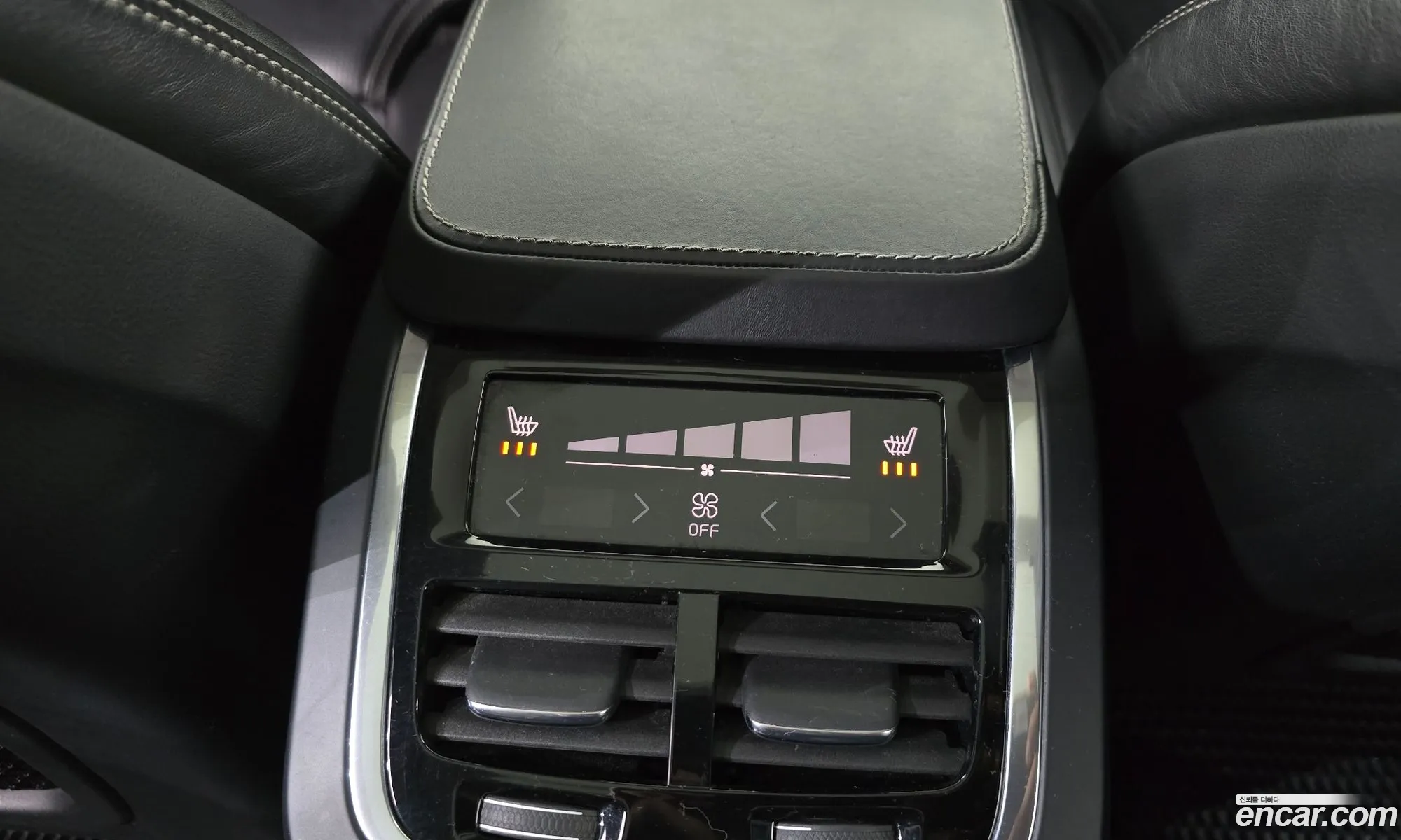 Volvo XC90 2016 YV1LFA22CH1119942 — 3