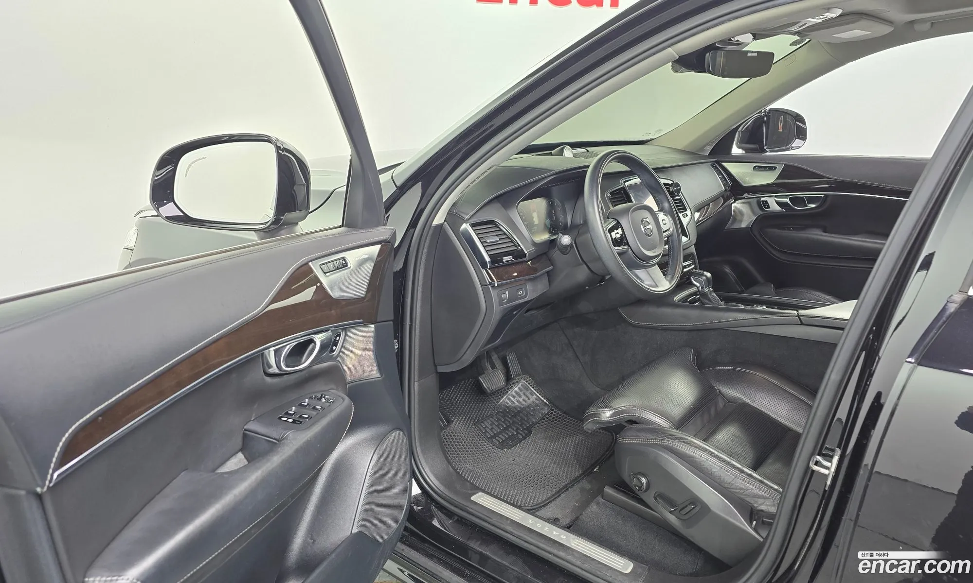 Volvo XC90 2016 YV1LFA22CH1119942 — 4