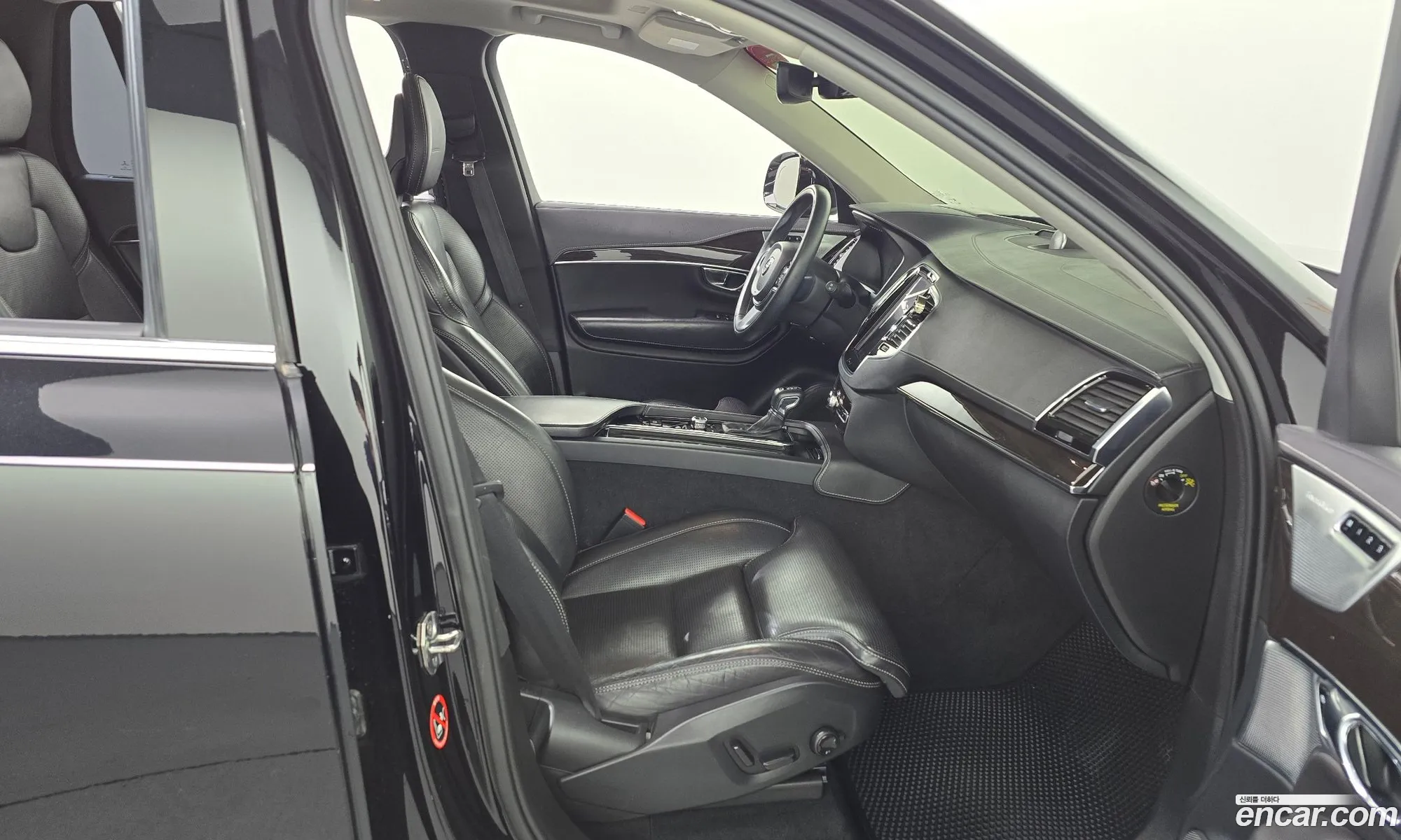 Volvo XC90 2016 YV1LFA22CH1119942 — 7