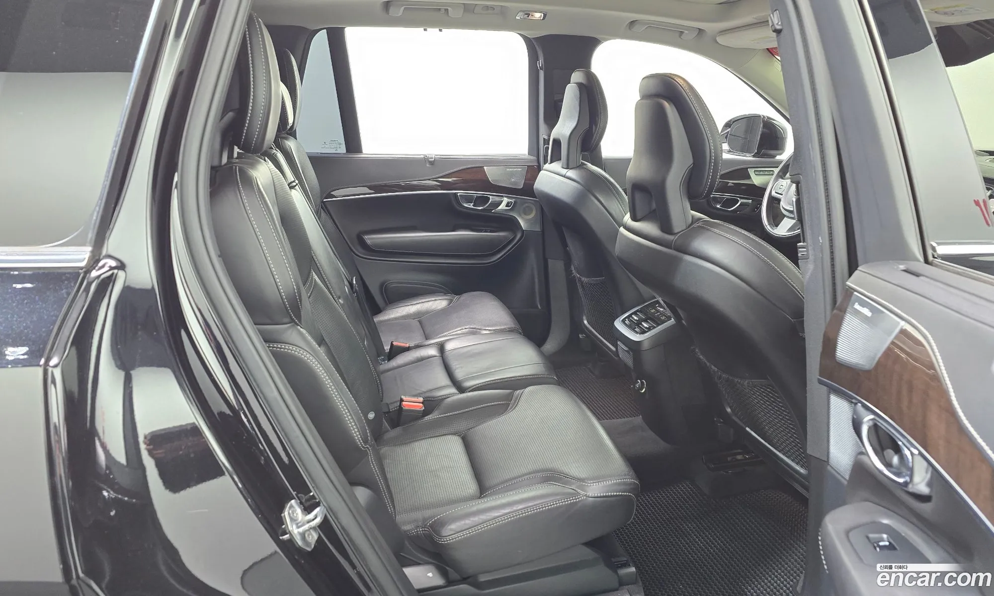 Volvo XC90 2016 YV1LFA22CH1119942 — 14