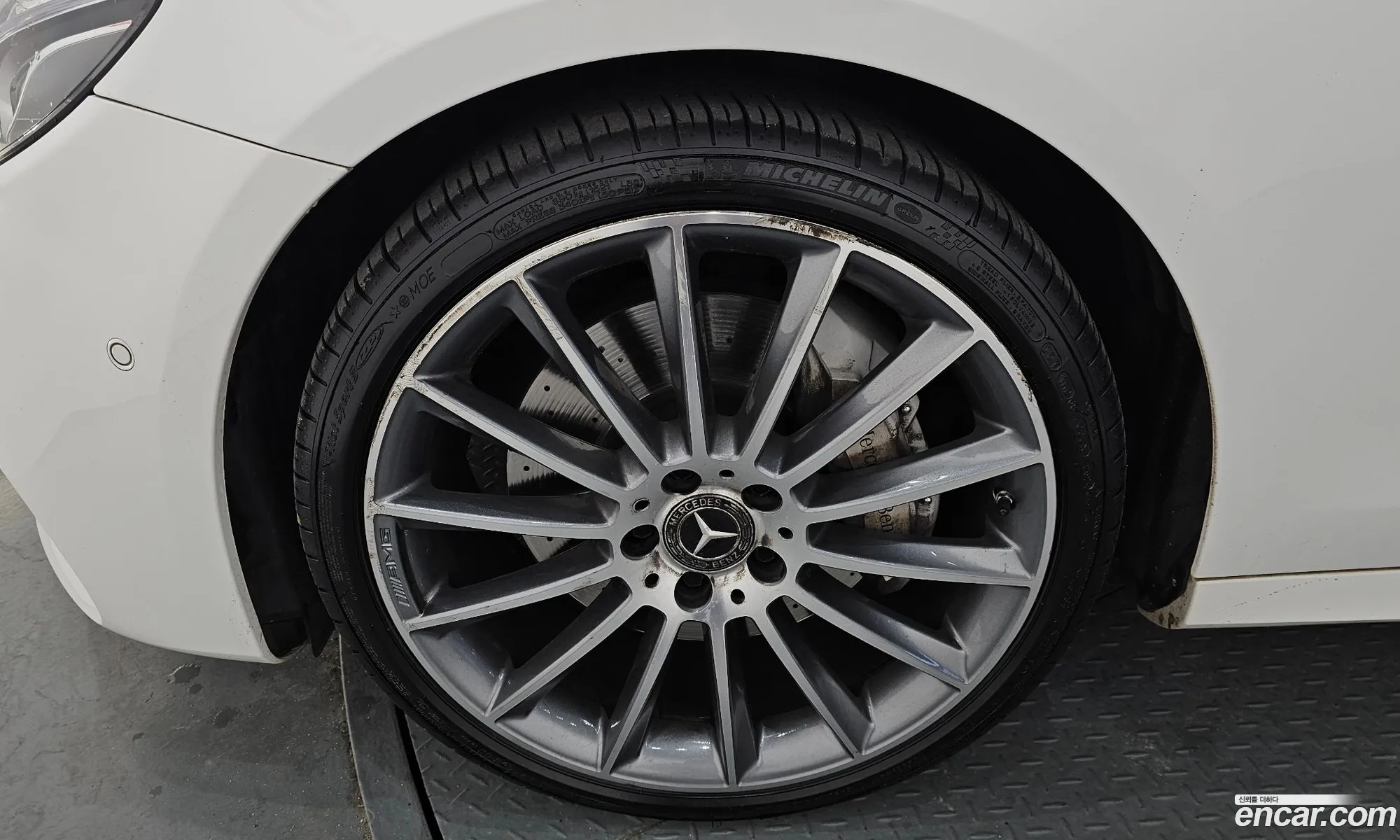 Mercedes-Benz E-Class W213 2017 WDDZF4KB5HA226218 — 4