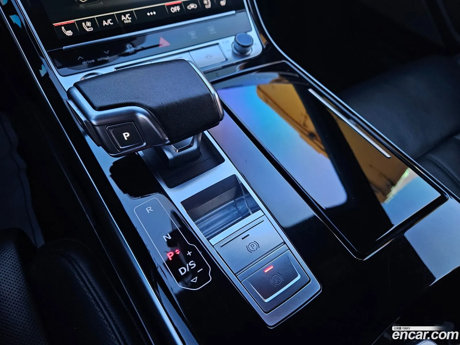 Audi A8 2021 — 10