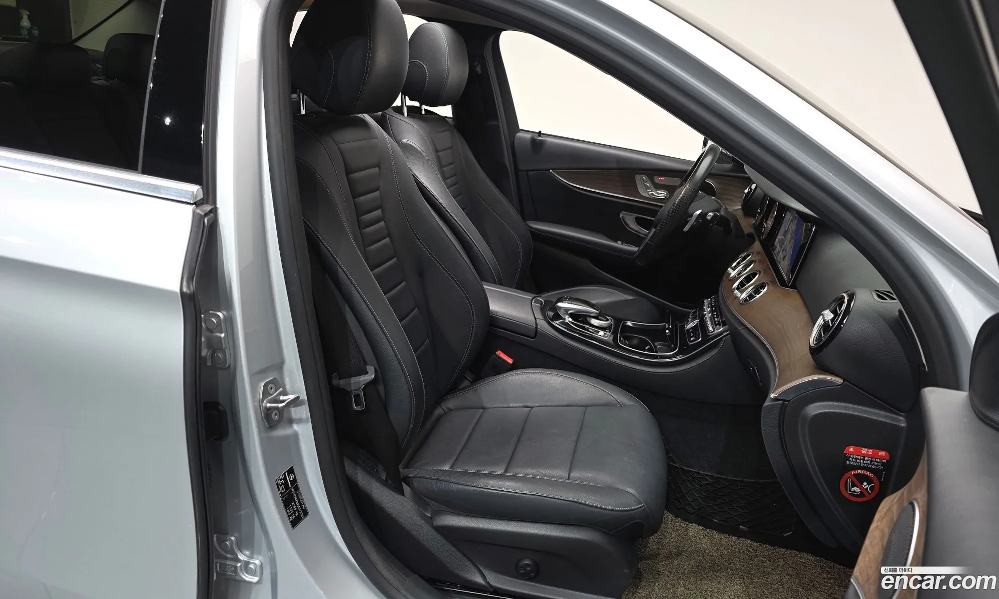Mercedes-Benz E-Class W213 2018 WDDZF4KB7JA372724 — 13
