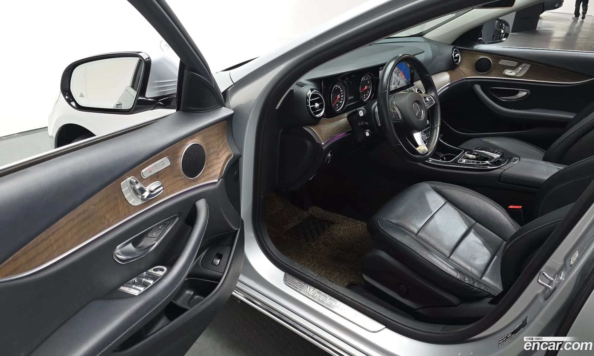 Mercedes-Benz E-Class W213 2018 WDDZF4KB7JA372724 — 20