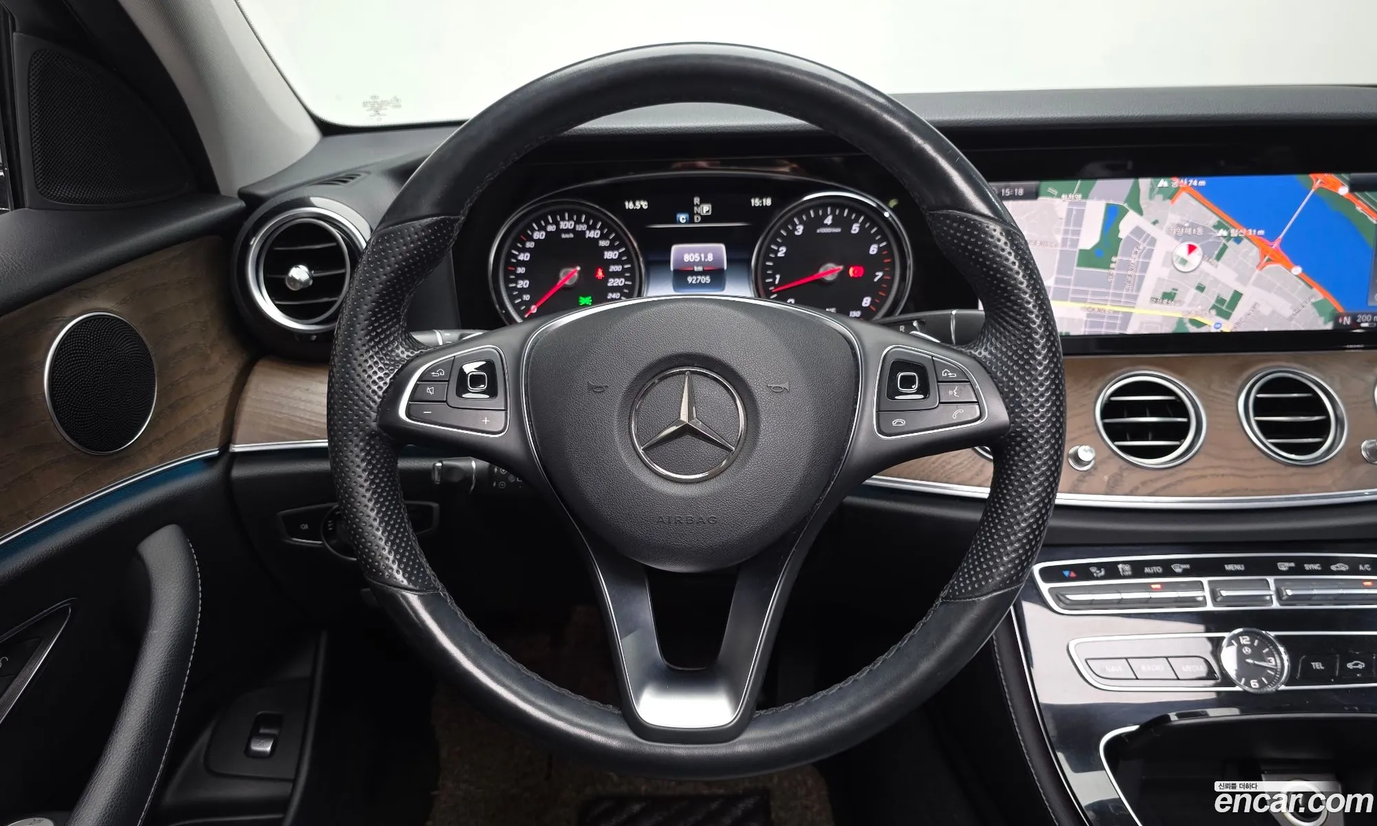 Mercedes-Benz E-Class W213 2018 WDDZF4KB7JA372724 — 17