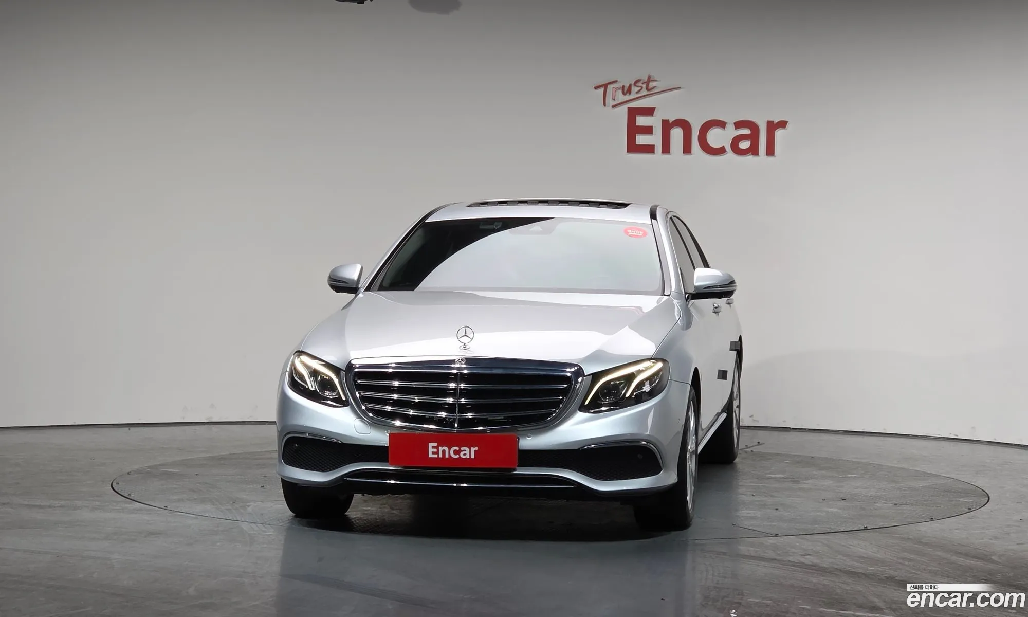 Mercedes-Benz E-Class W213 2018 WDDZF4KB7JA372724 — 12