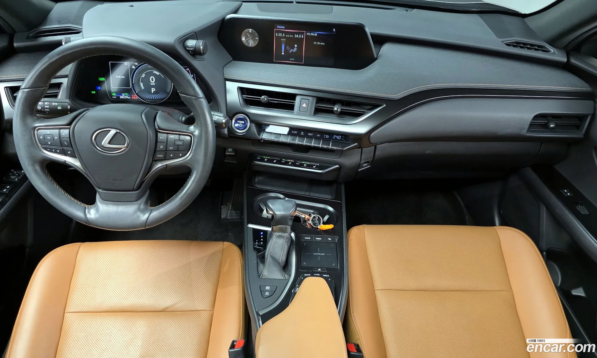 Lexus UX250h 2019 — 8