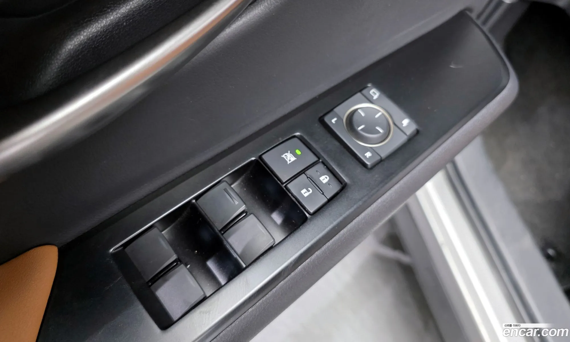 Lexus UX250h 2019 — 10