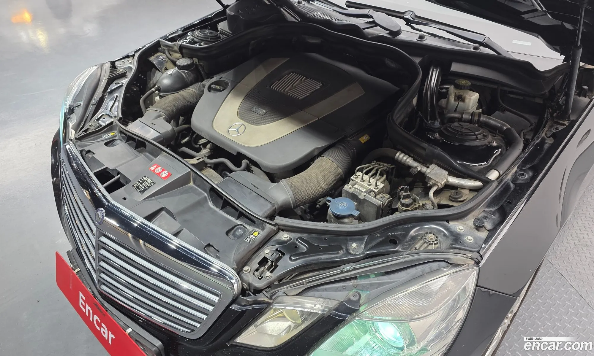 Mercedes-Benz E-Class W212 2011 WDDHF5DB5BA382605 — 5