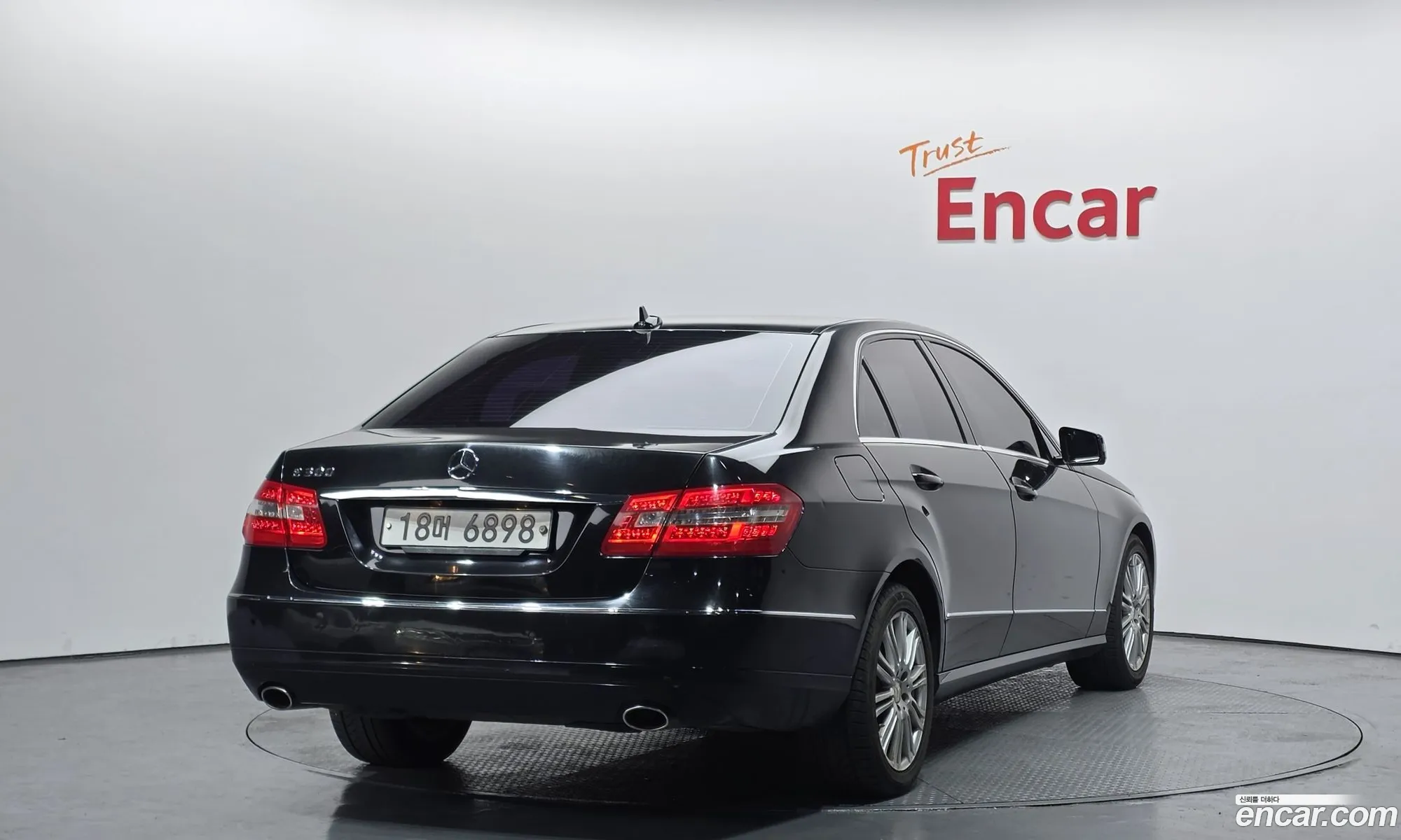 Mercedes-Benz E-Class W212 2011 WDDHF5DB5BA382605 — 9