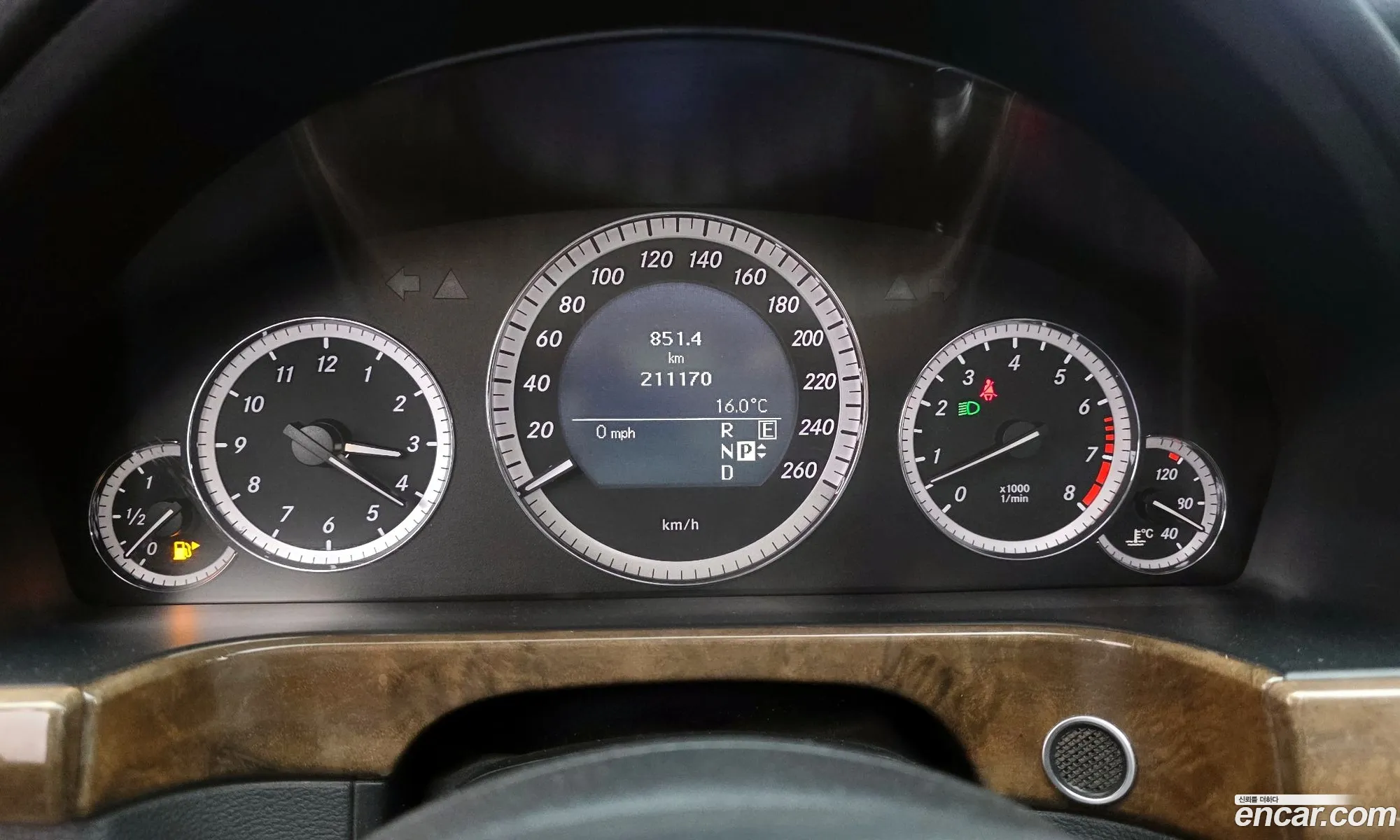 Mercedes-Benz E-Class W212 2011 WDDHF5DB5BA382605 — 14