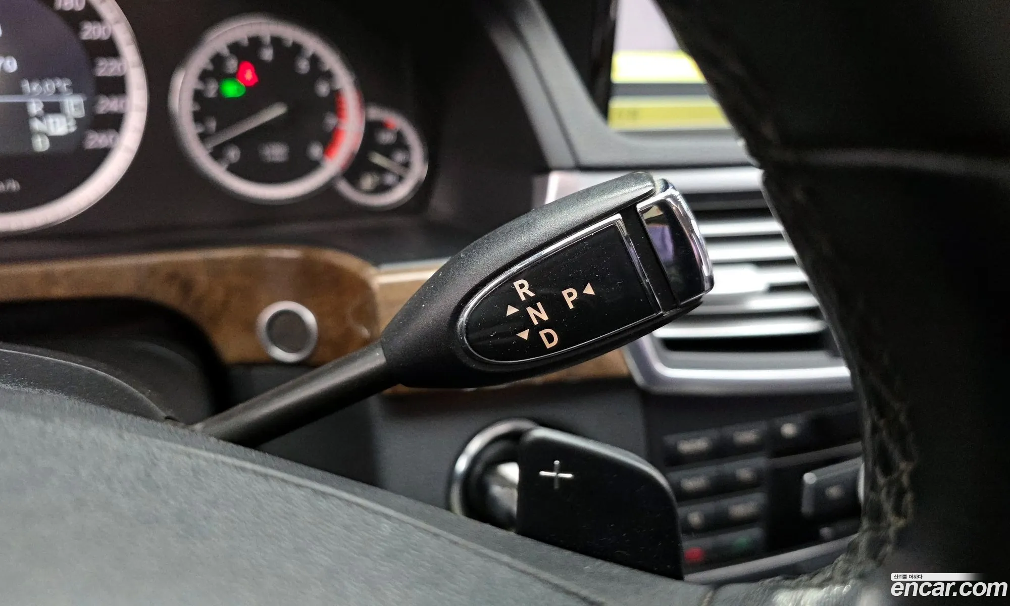 Mercedes-Benz E-Class W212 2011 WDDHF5DB5BA382605 — 10