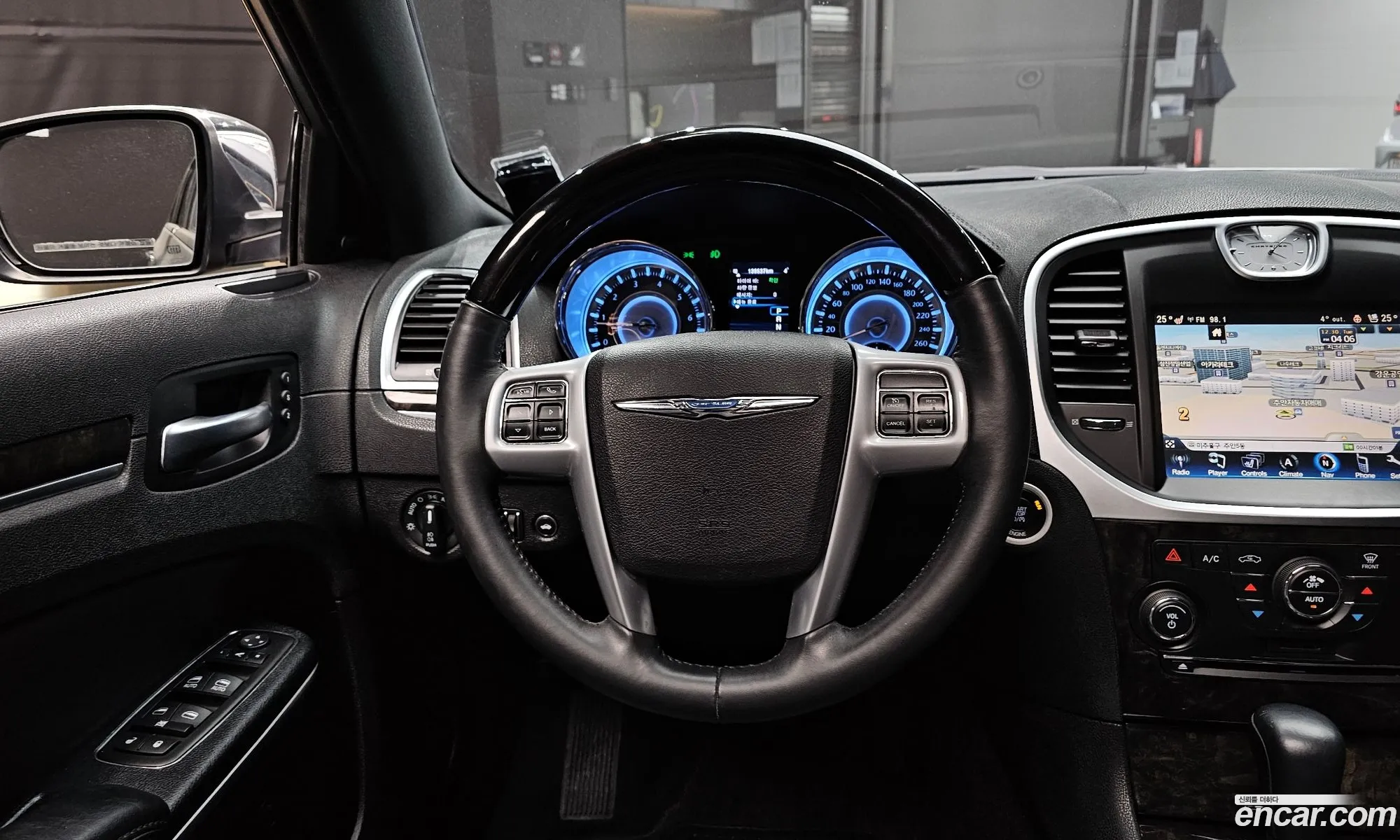 Chrysler 300C 2013 2C3CCACMXDH691472 — 18
