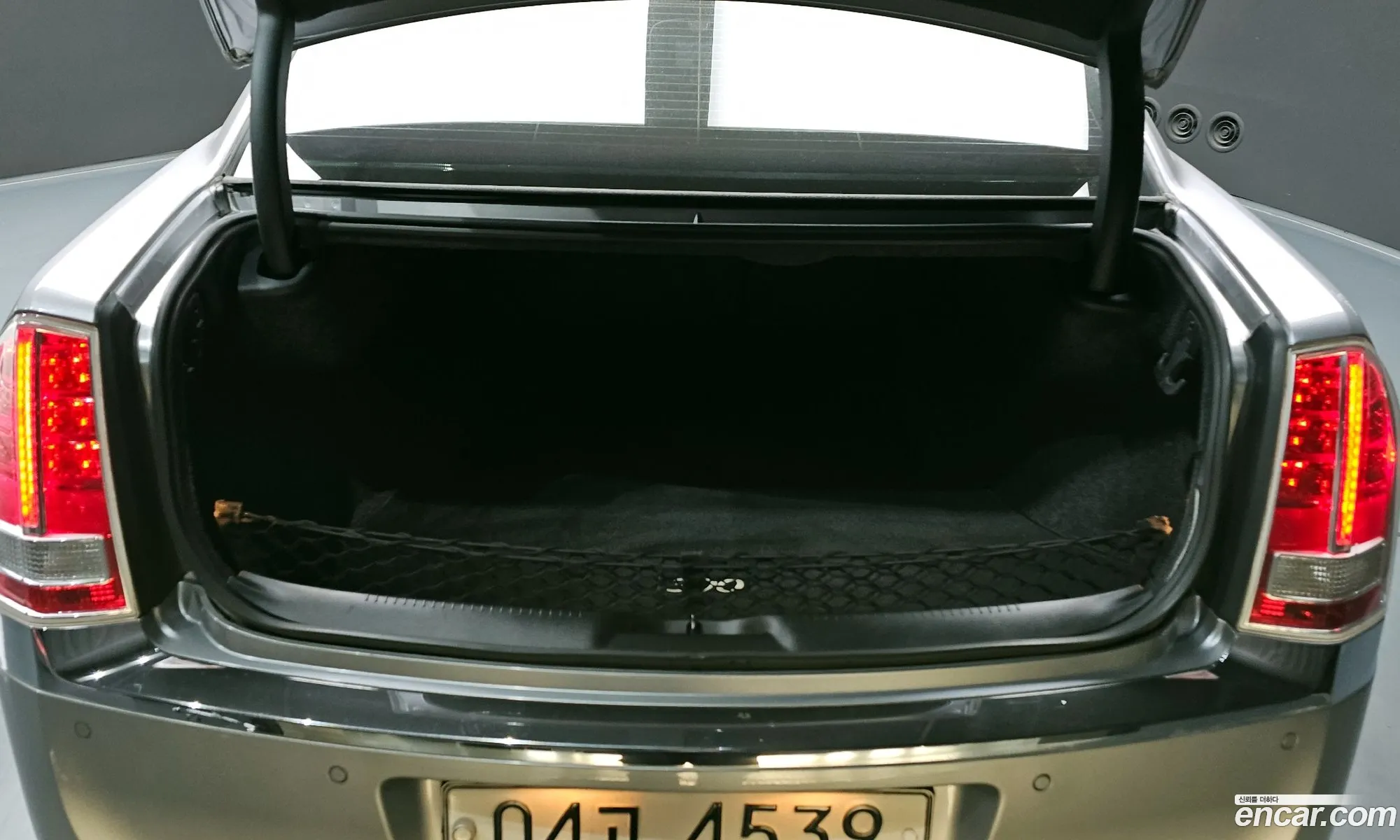 Chrysler 300C 2013 2C3CCACMXDH691472 — 16