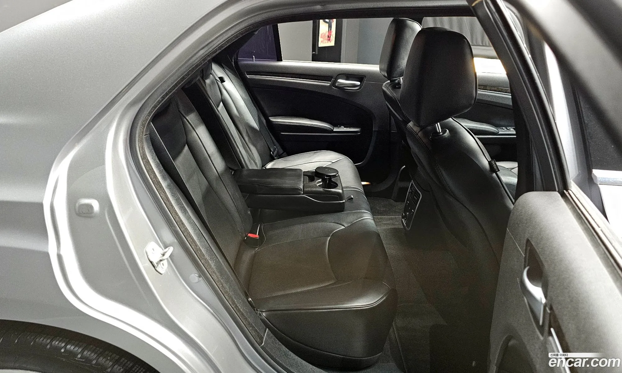 Chrysler 300C 2013 2C3CCACMXDH691472 — 19