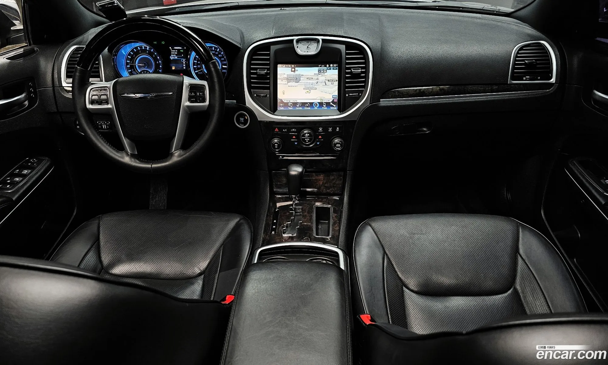 Chrysler 300C 2013 2C3CCACMXDH691472 — 12
