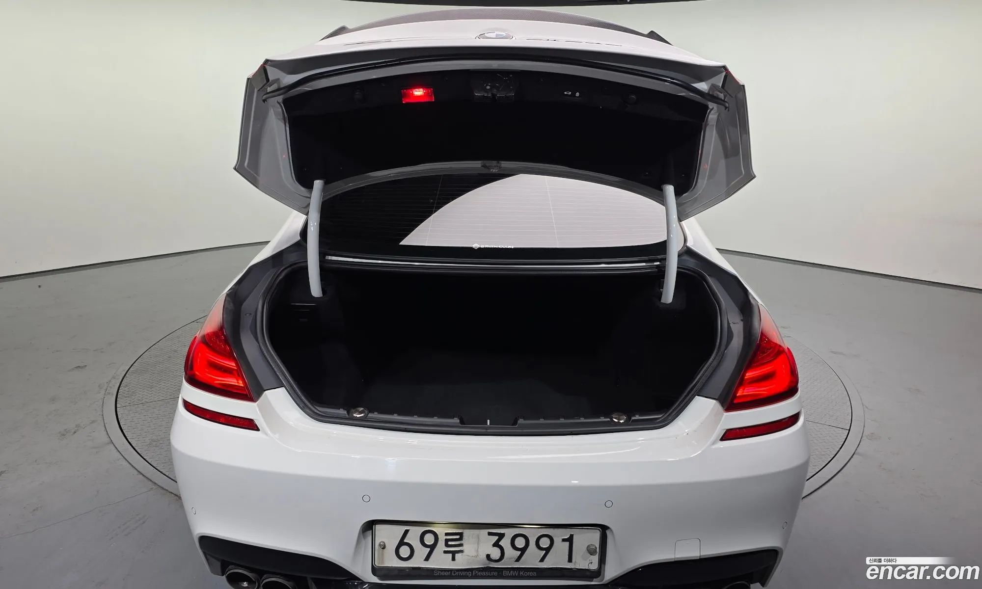 BMW 6 Series 2018 WBA6E4109JG693769 — 3