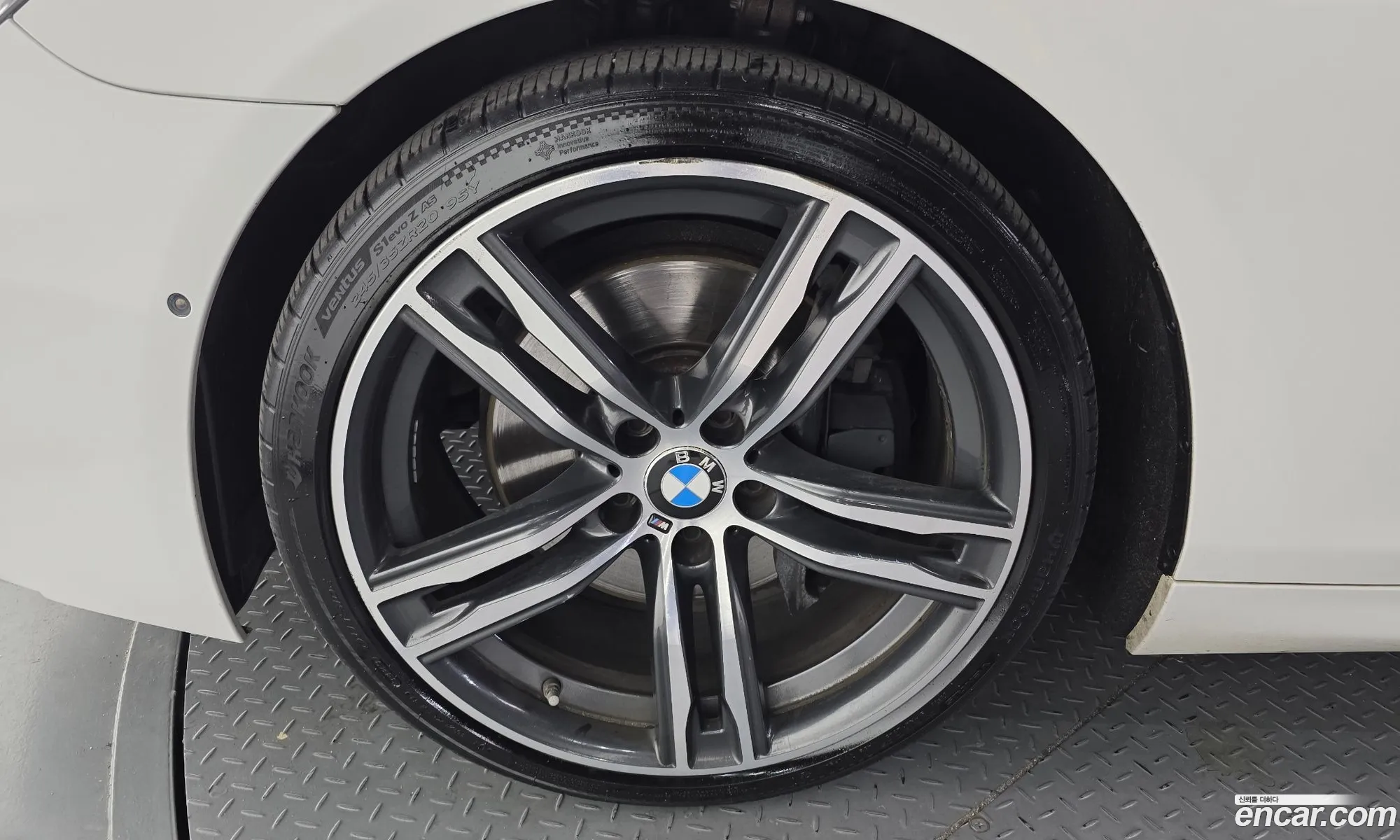 BMW 6 Series 2018 WBA6E4109JG693769 — 6