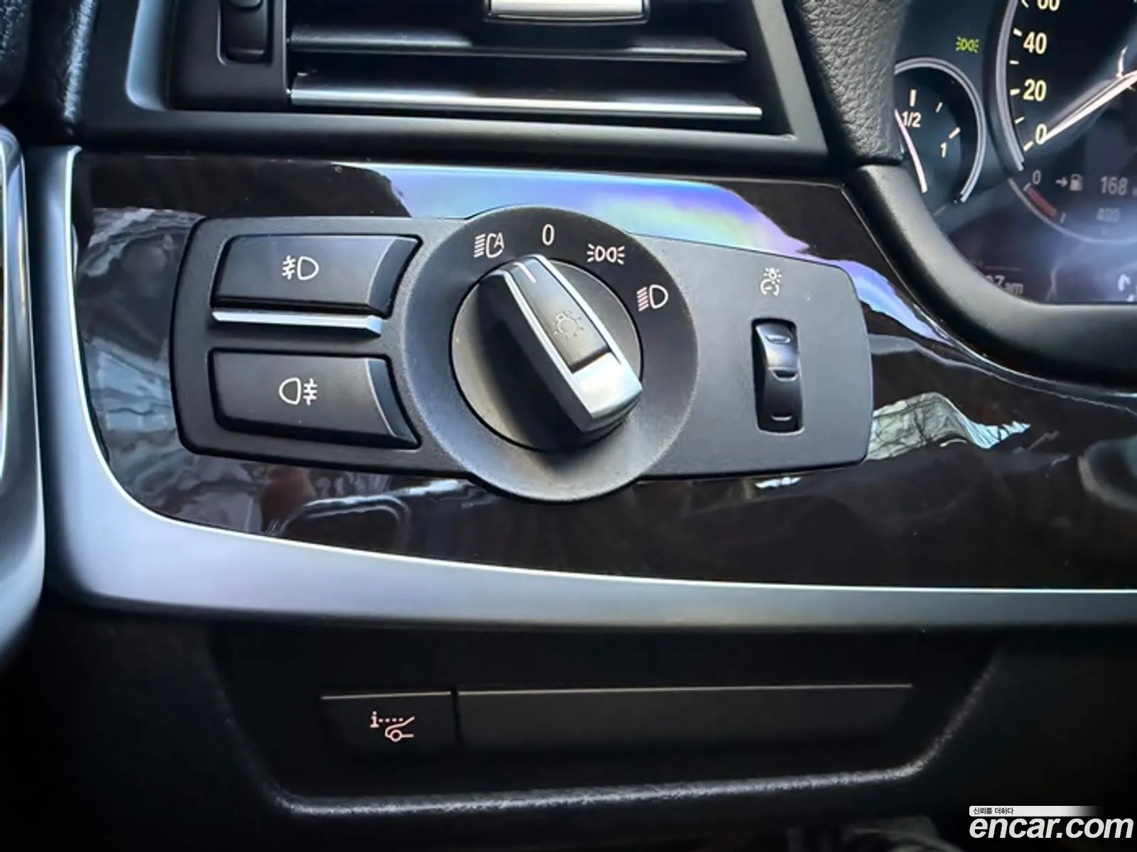 BMW 5 Series 2012 — 17