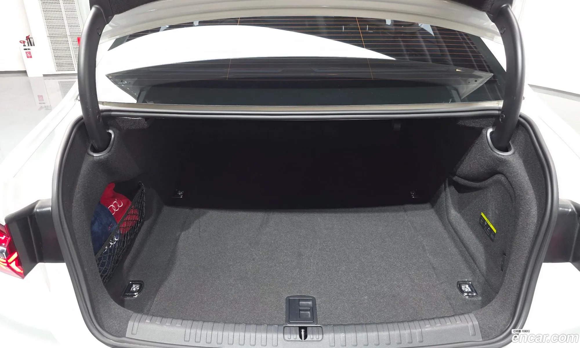 Audi A6 2019 WAUZZZF28LN015196 — 8