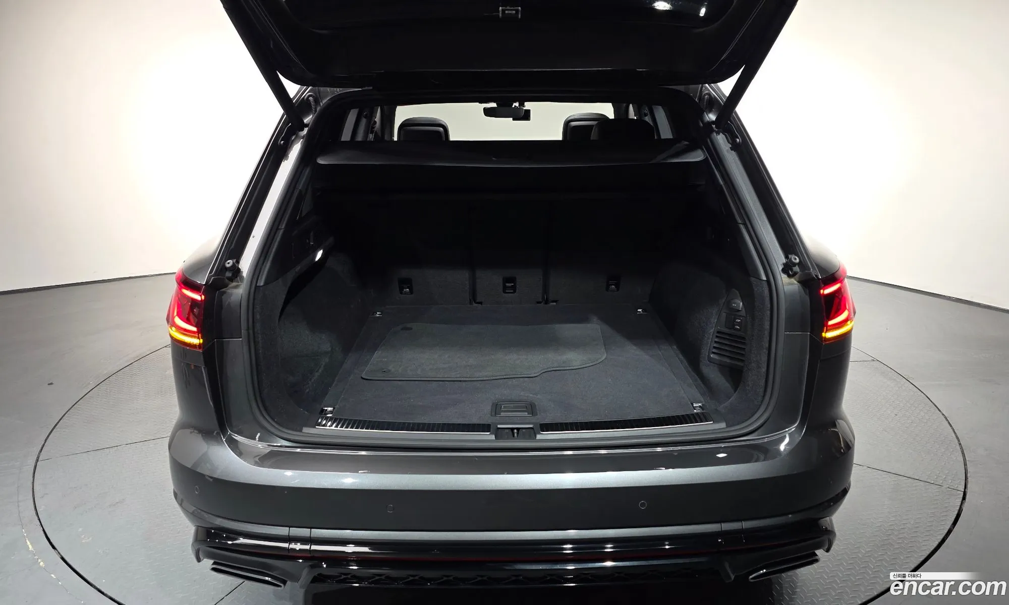 Volkswagen Touareg 2024 — 21
